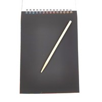 دفترچه نقاشی جادویی رنگین کمانی زغالی 8 برگ پسرانه به همراه مداد چوبی (بزرگ)