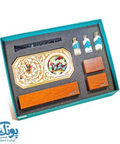 بسته هدیه وقت عاشقی: هدیه ای معنوی با طراحی زیبا از حرم امام رضا (ع)